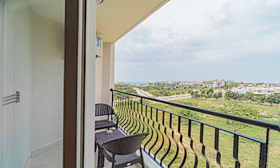 Standart Oda Kara Manzaralı Balkonlu